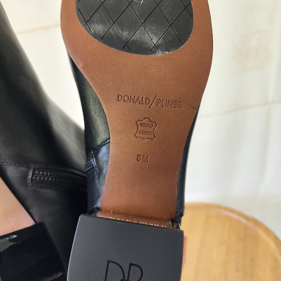 Donald J Pliner Cayto Black Booties Size 8 - Picture 9 of 12